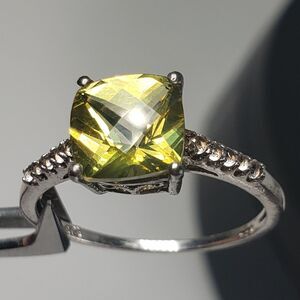VTG Signed STS 925 Peridot Square Stone Ring Size 8.75